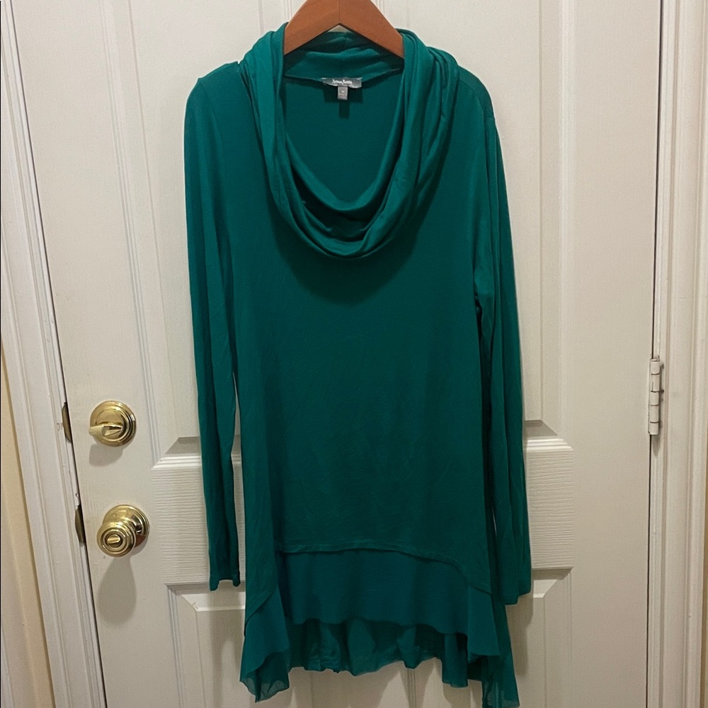 Neiman Marcus Green Long Sleeve Tunic Top
